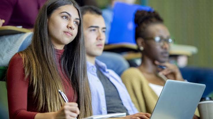 BSc (Hons) Health and Care Management With Foundation Year